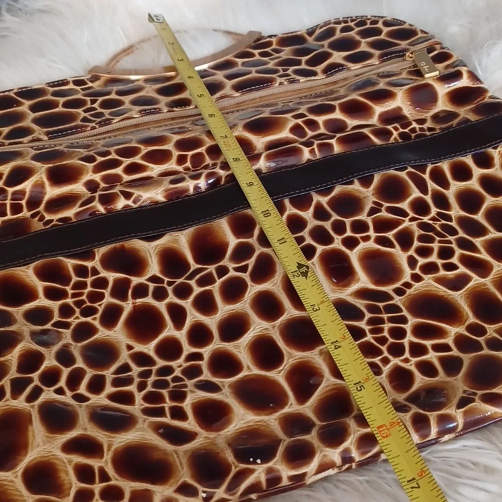 Hobo Medium Size Clutch - Picture 12 of 14